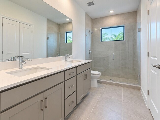 Building Photo - 10755 NW Wilgrove Lane