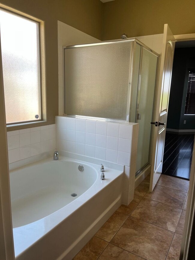 Building Photo - 1307 Paso Robles Ave