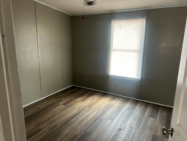 Building Photo - 5498 Parkton Rd