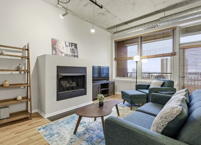 Building Photo - 6 S Laflin St