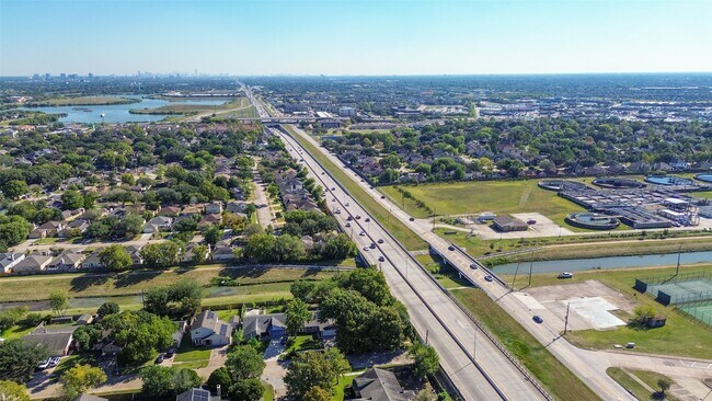 Building Photo - 4123 Cedar Gardens Dr