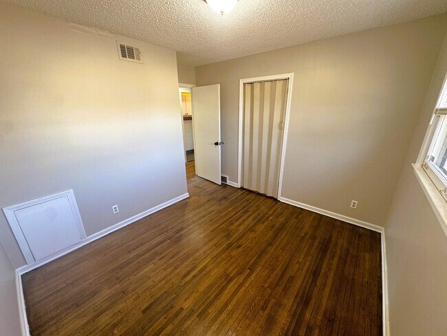 Building Photo - 4577 Gailwood Ave