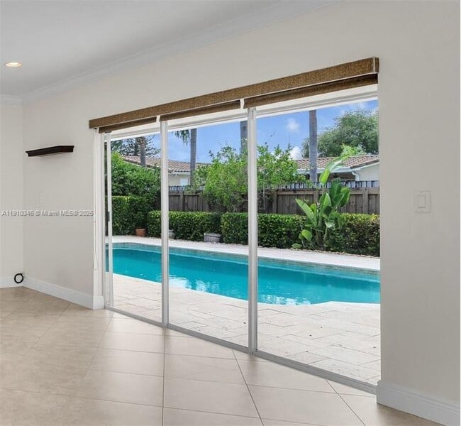 Building Photo - 1118 N 46th Ave