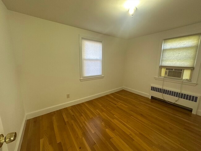 Building Photo - 206 Adams St