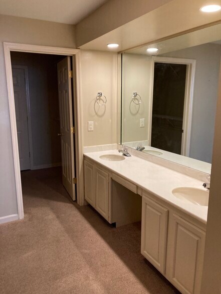 Master Bathroom - 2350 Montevallo Rd
