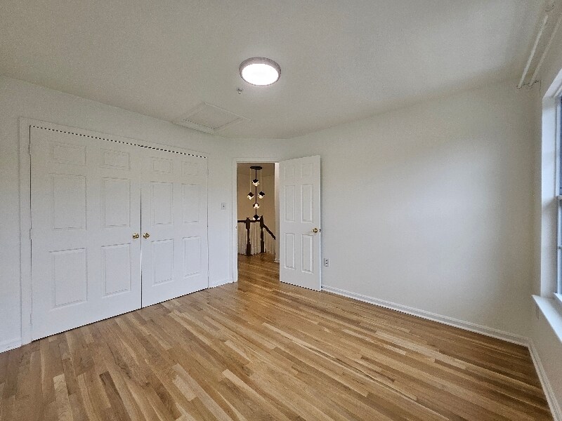 Building Photo - 113 Longpoint Way