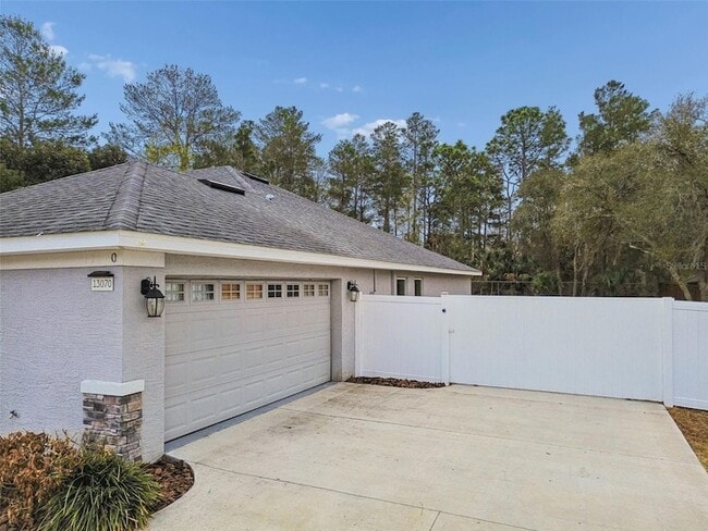 Building Photo - 13070 Sigmund St