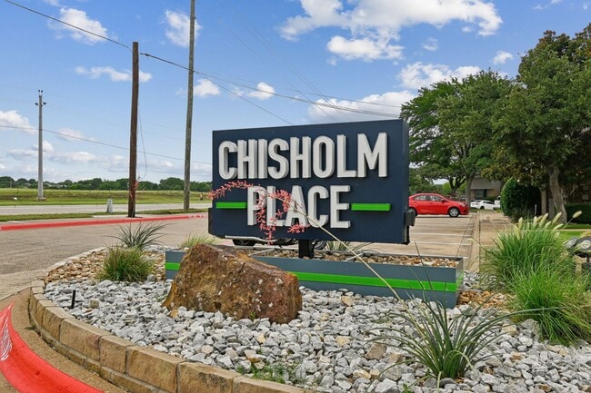 Building Photo - Chisholm Place