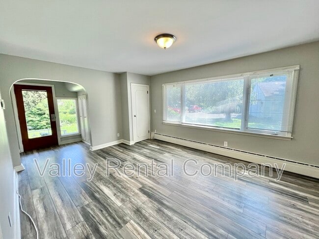 Building Photo - 72 Lyman St