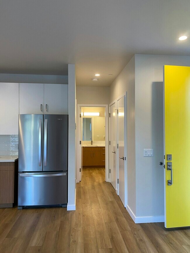 Building Photo - 691 Stoneridge Drive, Unit ADU