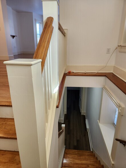 Building Photo - 125 Peyton St