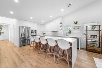 Building Photo - 2721 Neaton Ct