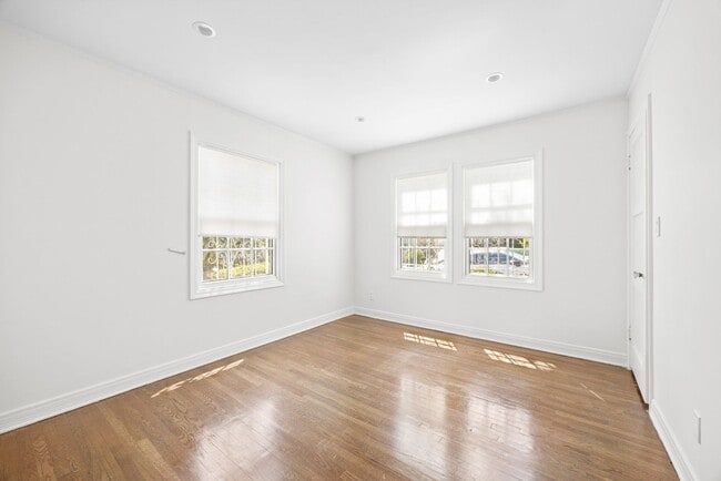 Building Photo - Stunning, remodeled rental in Historic Fra...