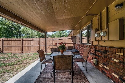 Building Photo - **FIRST MONTH FREE**!!  Immacutate, FULLY FURNISHED 2-Bed - 1 Bath Duplex with Garage & Fenced Ya...