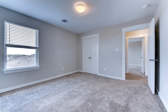 Building Photo - 40828 Mostyn Hill Dr