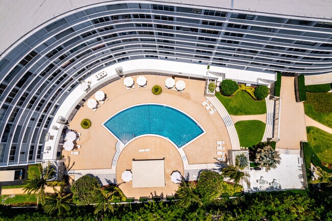 Building Photo - 2780 S Ocean Blvd