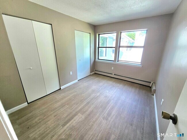 Building Photo - 272 Bellevue St