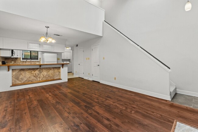 Building Photo - 3636 Greenacres Blvd