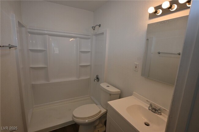 Building Photo - 715 N 11th St
