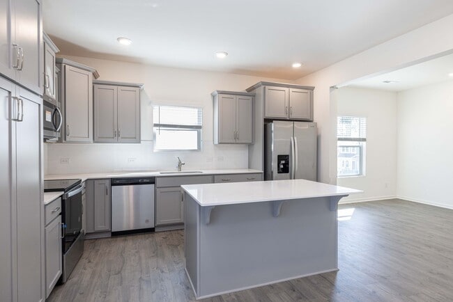 Building Photo - BEAUTIFUL 4 Bedroom Home Piedmont School D...