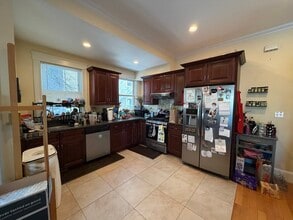 Building Photo - 27 Essex St