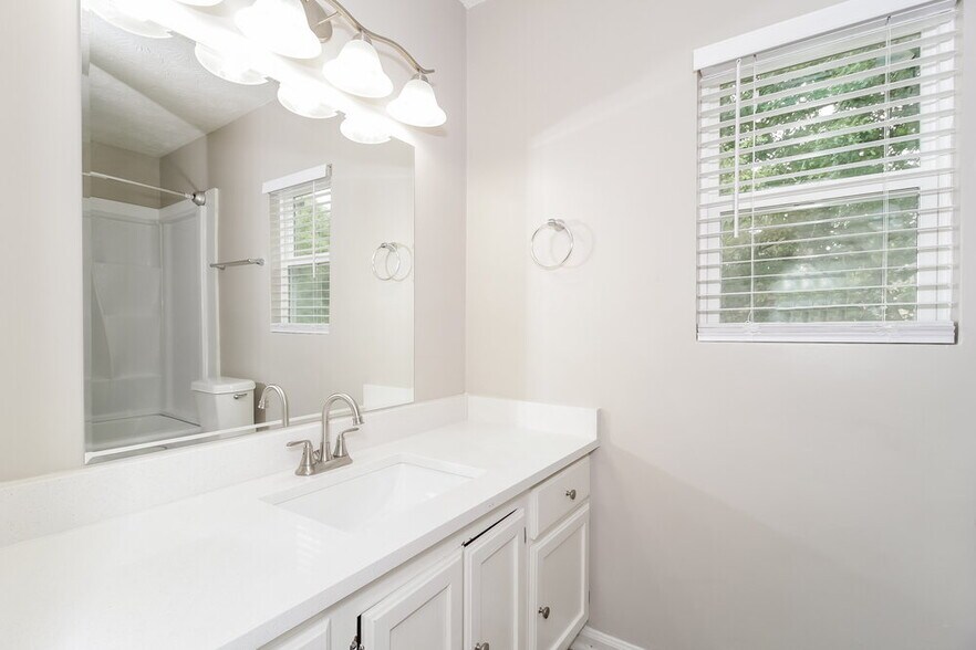 Building Photo - 1021 Sugar Springs Dr SW