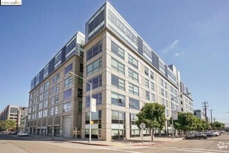 Building Photo - Beautiful condo in Jack London Square!