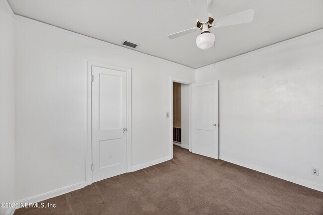 Building Photo - 345 E 44th St