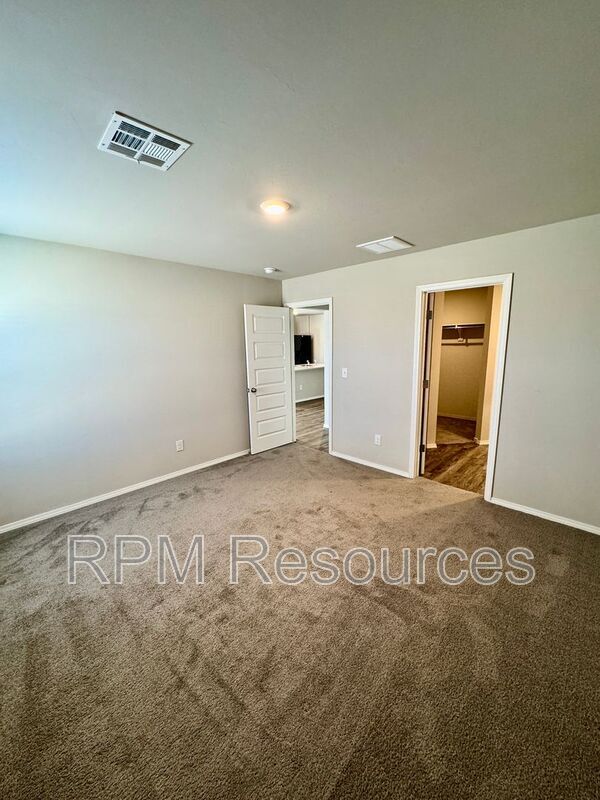 Building Photo - 12013 SW 31st St