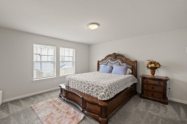 Building Photo - Gorgeous 3 BR/2.5 BA Townhome in Marietta-...