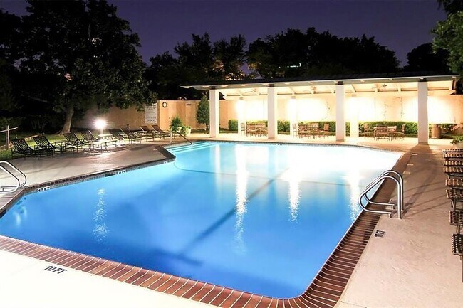 Building Photo - 5555 Del Monte Dr