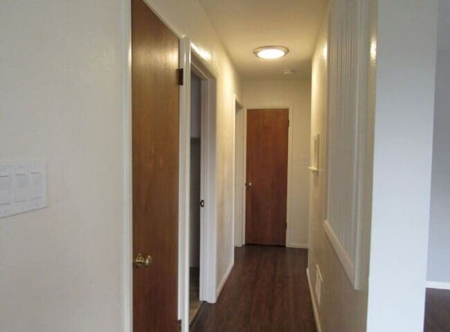 Building Photo - 1124 G St