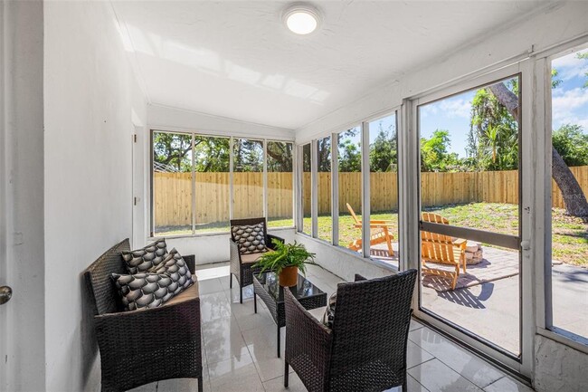 Building Photo - 4925 Camellia Way S