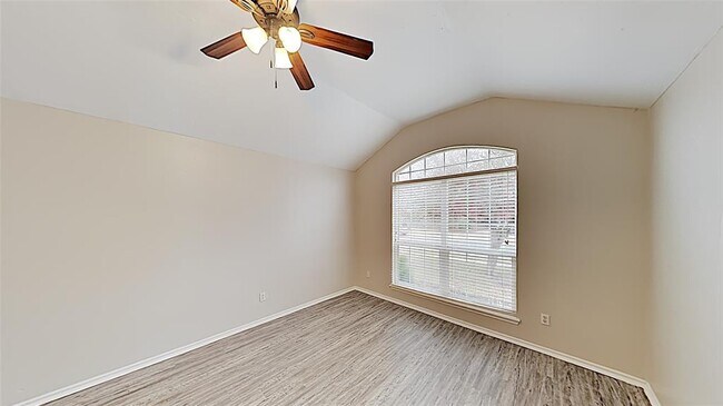 Building Photo - 6816 NW 136th Pl