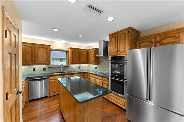 Building Photo - 20 Timberline Dr
