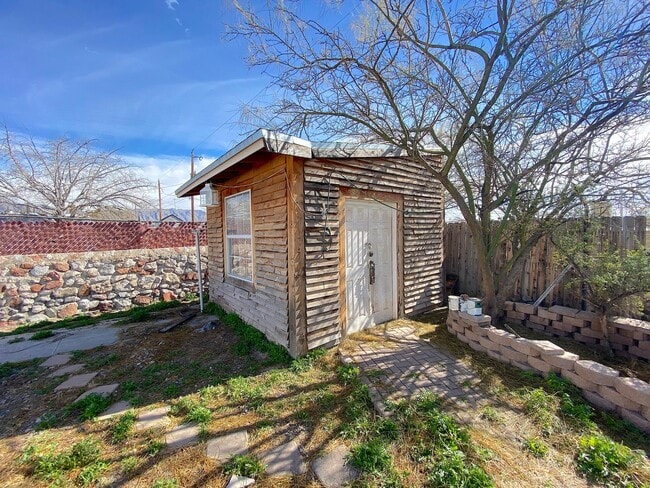 Building Photo - West El Paso 4 bed refrig A/C Home