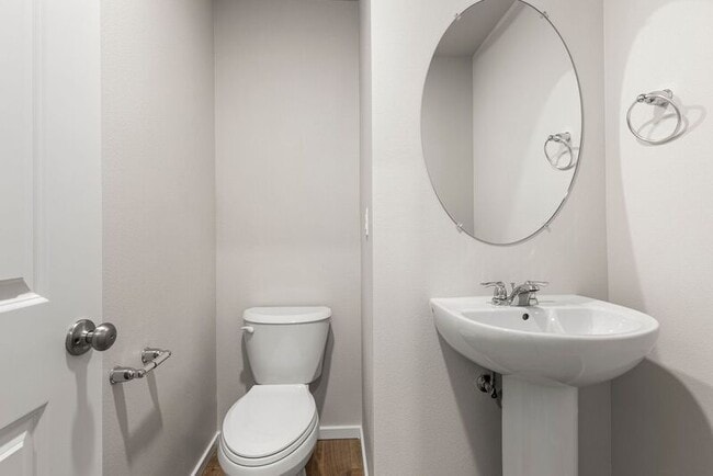 Building Photo - 3422 SW Hartley Ave