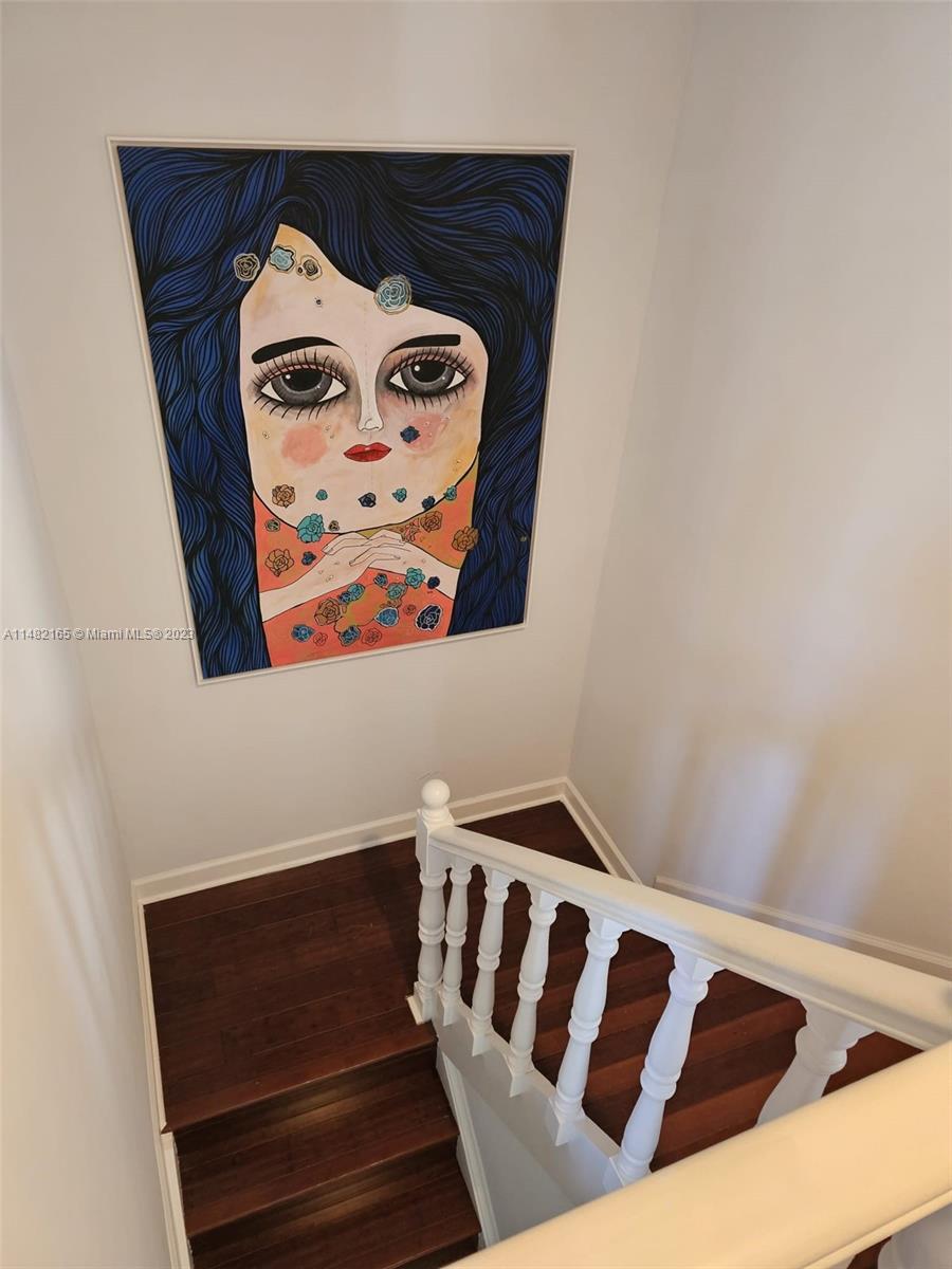 Building Photo - 5570 SW 70th Pl S