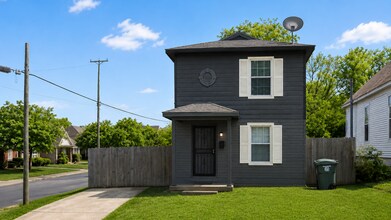 Building Photo - 285 Maryland Ave