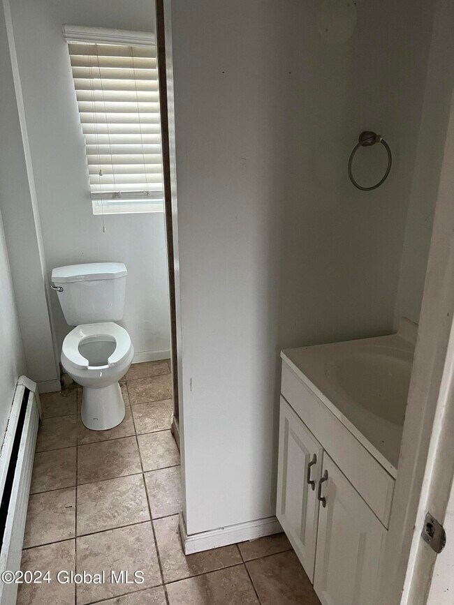 Building Photo - 109 Exchange St