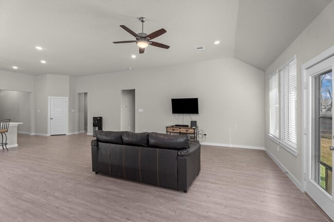 Building Photo - 713 Ivory Crk Ct