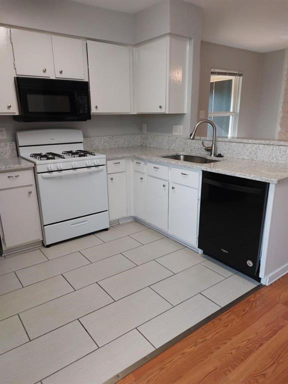 Building Photo - 9703 Roxanna Dr