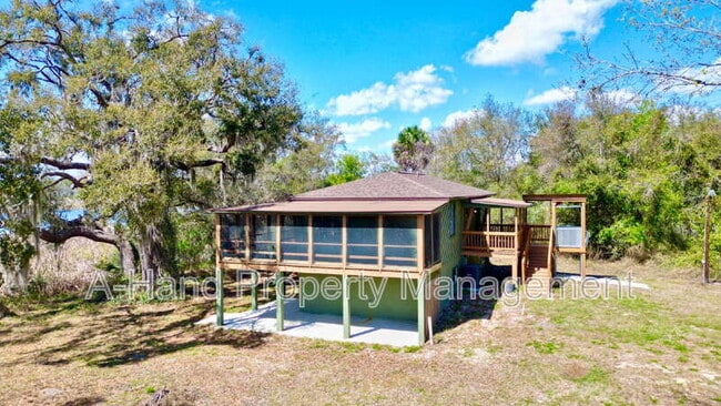 Building Photo - 15945 Villa City Rd