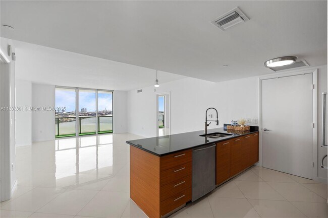 Building Photo - 50 Biscayne Blvd