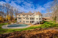 Building Photo - 723 Laurie Ln