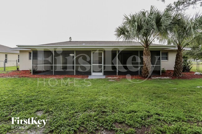 Building Photo - 3423 SE 8th Pl