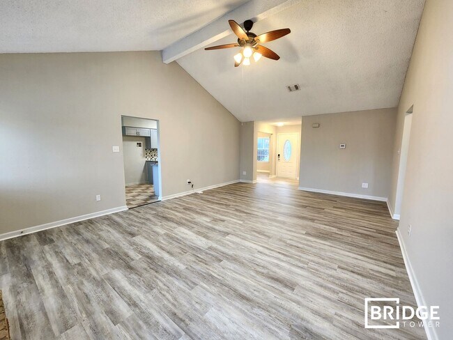 Building Photo - 6611 Glenray Dr