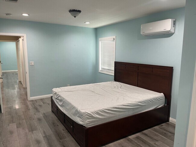 Building Photo - Home with a Cabin Style Family room and backyard Oasis