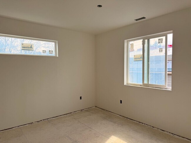 Building Photo - New Construction!