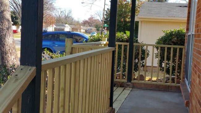 Front deck - 2438 Maverick Ave